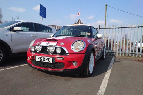 Service 700 BMW Mini and Fiat 500 Garage Bury
